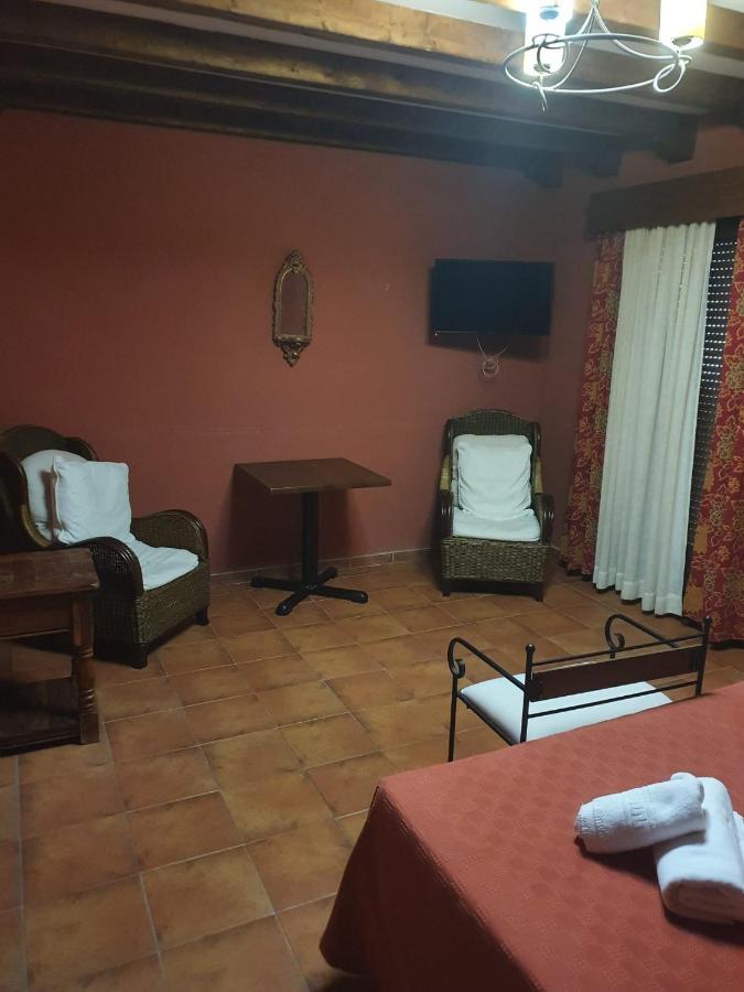 Hostal La Plata オロペサ エクステリア 写真