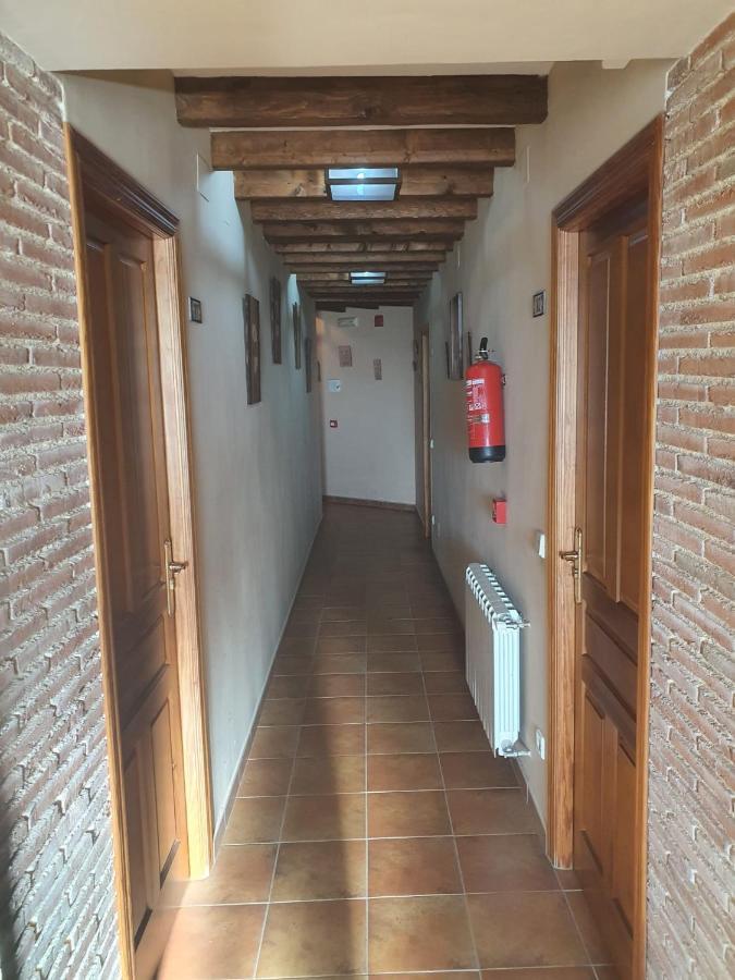 Hostal La Plata オロペサ エクステリア 写真