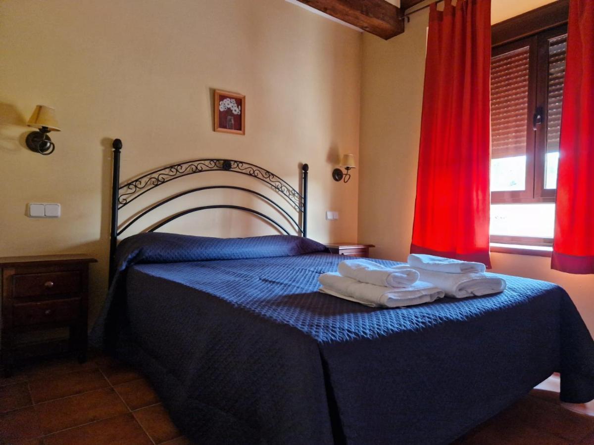 Hostal La Plata オロペサ エクステリア 写真