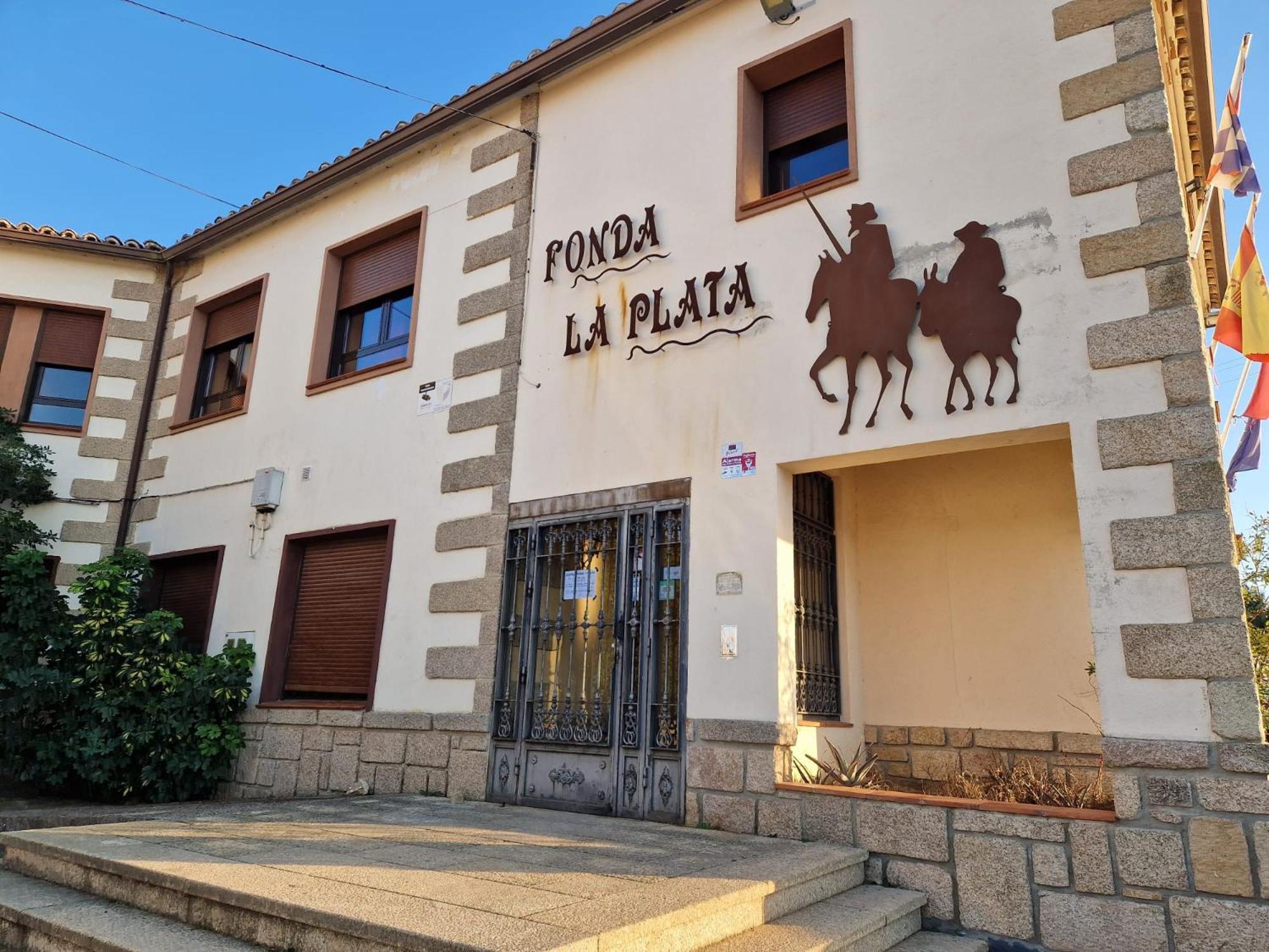 Hostal La Plata オロペサ エクステリア 写真
