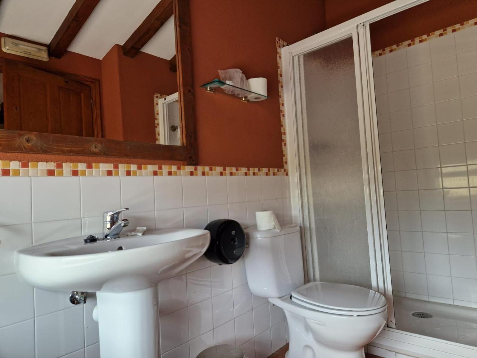 Hostal La Plata オロペサ エクステリア 写真