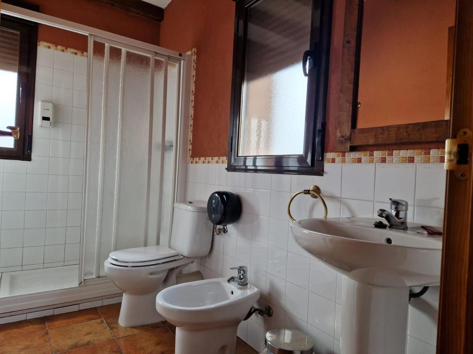 Hostal La Plata オロペサ エクステリア 写真